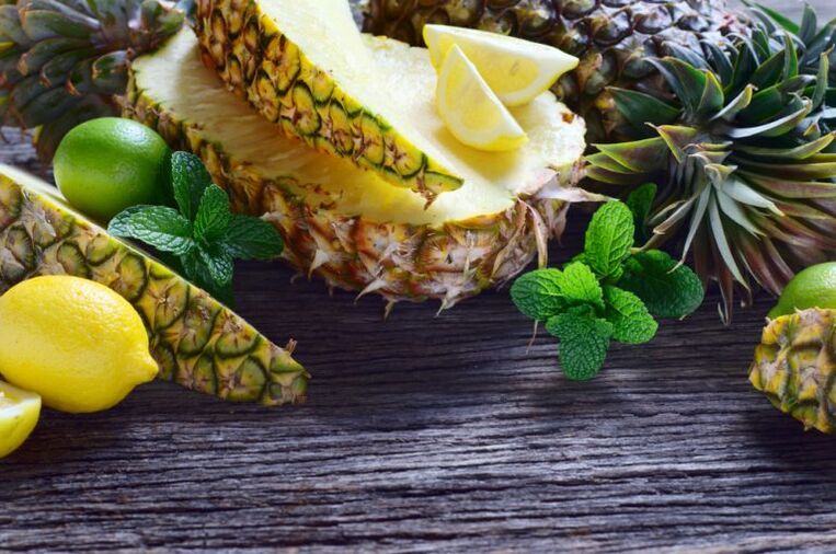 Lemon and pineapple are healthy fruits for people with arthritis and arthritis