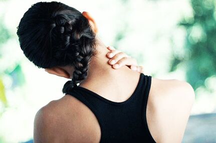 The discomfort of cervical movement - a symptom of osteochondrosis